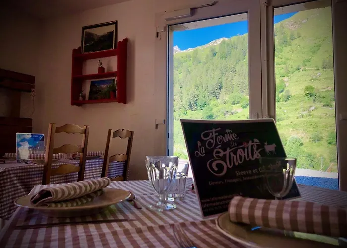 La Ferme Des Etroits Bed & Breakfast